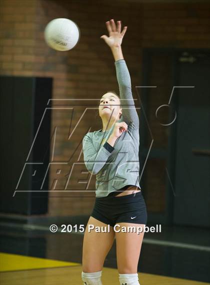 Thumbnail 2 in Gilbert vs Xavier (Gilbert Invitational) photogallery.