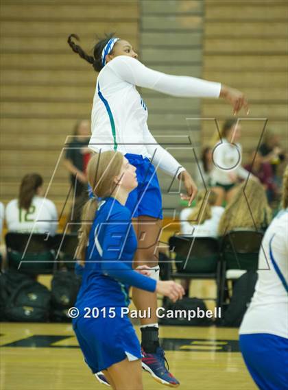 Thumbnail 2 in Gilbert vs Xavier (Gilbert Invitational) photogallery.