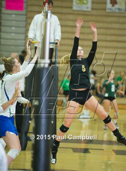Thumbnail 2 in Gilbert vs Xavier (Gilbert Invitational) photogallery.