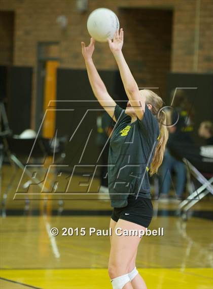 Thumbnail 2 in Gilbert vs Xavier (Gilbert Invitational) photogallery.