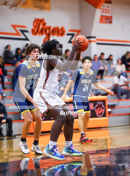 Thumbnail 3 in Roseville vs River City (Tiger Classic) photogallery.