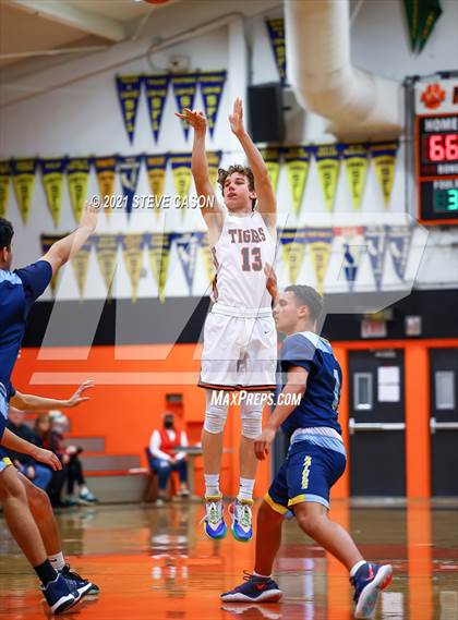 Thumbnail 3 in Roseville vs River City (Tiger Classic) photogallery.