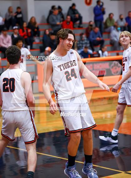 Thumbnail 1 in Roseville vs River City (Tiger Classic) photogallery.