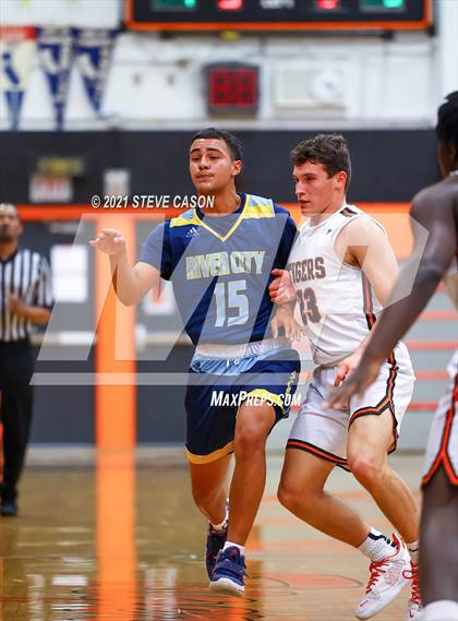 Thumbnail 1 in Roseville vs River City (Tiger Classic) photogallery.