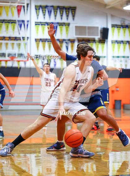 Thumbnail 3 in Roseville vs River City (Tiger Classic) photogallery.