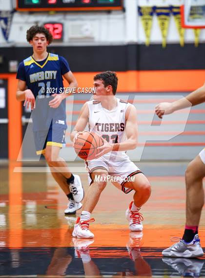 Thumbnail 1 in Roseville vs River City (Tiger Classic) photogallery.