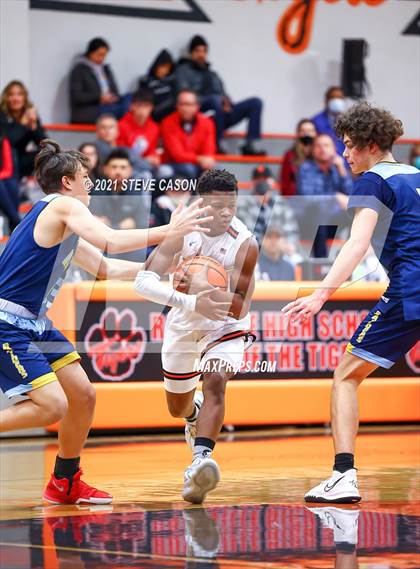 Thumbnail 3 in Roseville vs River City (Tiger Classic) photogallery.