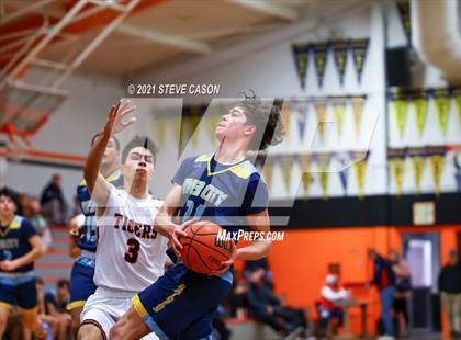 Thumbnail 3 in Roseville vs River City (Tiger Classic) photogallery.