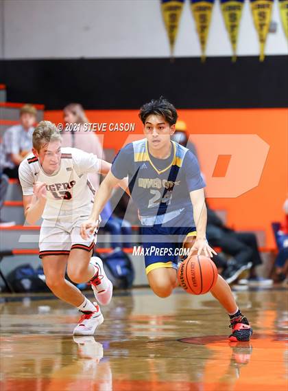 Thumbnail 2 in Roseville vs River City (Tiger Classic) photogallery.
