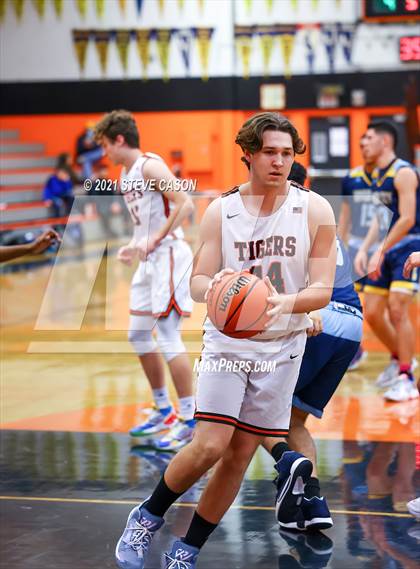 Thumbnail 3 in Roseville vs River City (Tiger Classic) photogallery.