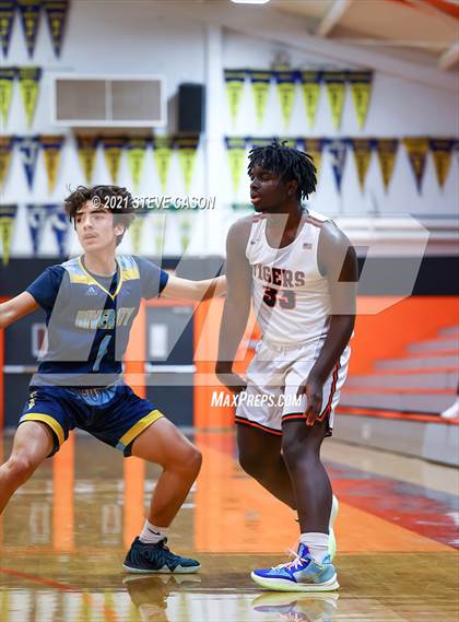 Thumbnail 2 in Roseville vs River City (Tiger Classic) photogallery.