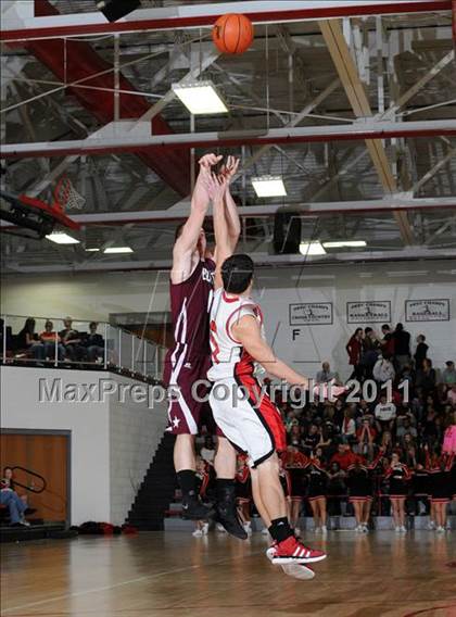 Thumbnail 2 in Benton vs DuQuoin (DuQuoin Tip-Off Classic) photogallery.