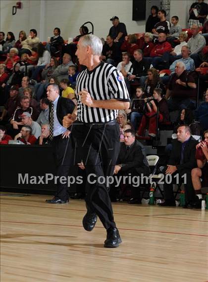 Thumbnail 2 in Benton vs DuQuoin (DuQuoin Tip-Off Classic) photogallery.
