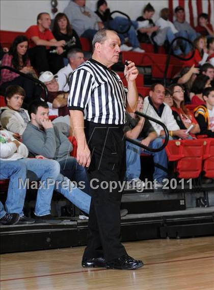 Thumbnail 3 in Benton vs DuQuoin (DuQuoin Tip-Off Classic) photogallery.