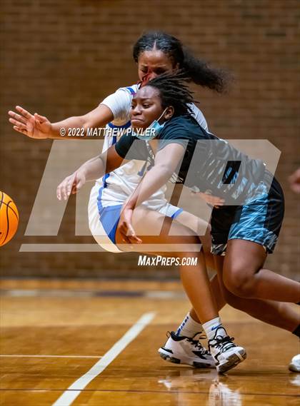 Thumbnail 2 in Overhills @ Westover photogallery.