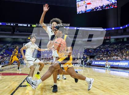 Thumbnail 3 in Stony Point vs. Beaumont United (UIL 6A Basketball Semifinal) photogallery.