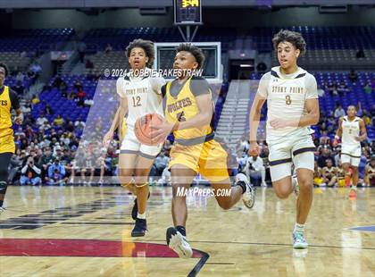 Thumbnail 3 in Stony Point vs. Beaumont United (UIL 6A Basketball Semifinal) photogallery.