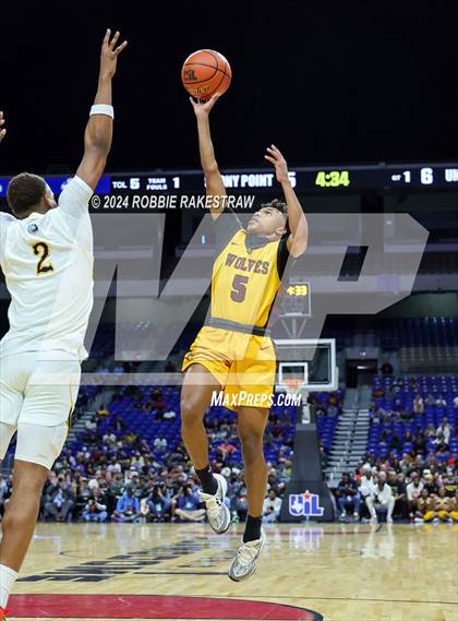 Thumbnail 2 in Stony Point vs. Beaumont United (UIL 6A Basketball Semifinal) photogallery.