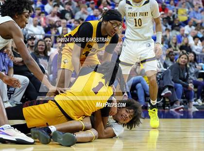 Thumbnail 3 in Stony Point vs. Beaumont United (UIL 6A Basketball Semifinal) photogallery.