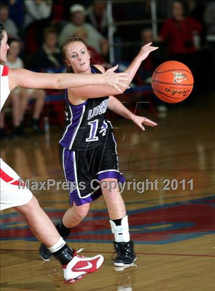 Thumbnail 3 in Litchfield vs. Staunton (Carlinville Holiday Tourney Championship) photogallery.