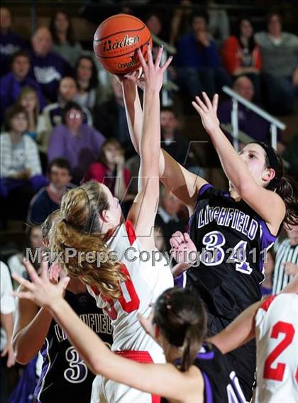 Thumbnail 1 in Litchfield vs. Staunton (Carlinville Holiday Tourney Championship) photogallery.