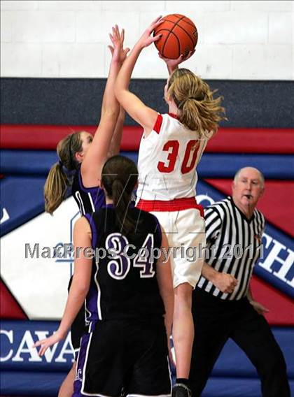 Thumbnail 2 in Litchfield vs. Staunton (Carlinville Holiday Tourney Championship) photogallery.