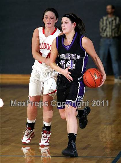 Thumbnail 2 in Litchfield vs. Staunton (Carlinville Holiday Tourney Championship) photogallery.