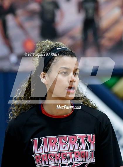 Thumbnail 3 in Liberty vs Spring Valley photogallery.
