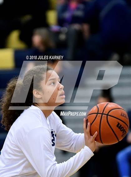 Thumbnail 3 in Liberty vs Spring Valley photogallery.