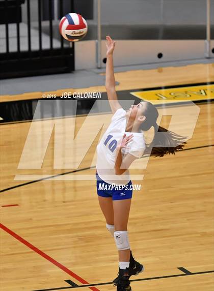 Thumbnail 2 in MacArthur [Douglas] vs Churchill (Blossom Athletic Center) photogallery.