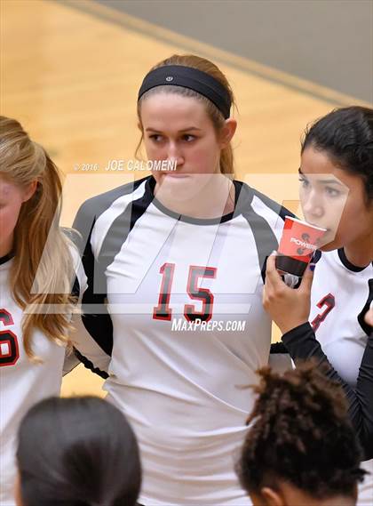 Thumbnail 2 in MacArthur [Douglas] vs Churchill (Blossom Athletic Center) photogallery.