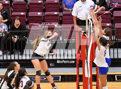 Thumbnail 1 in MacArthur [Douglas] vs Churchill (Blossom Athletic Center) photogallery.