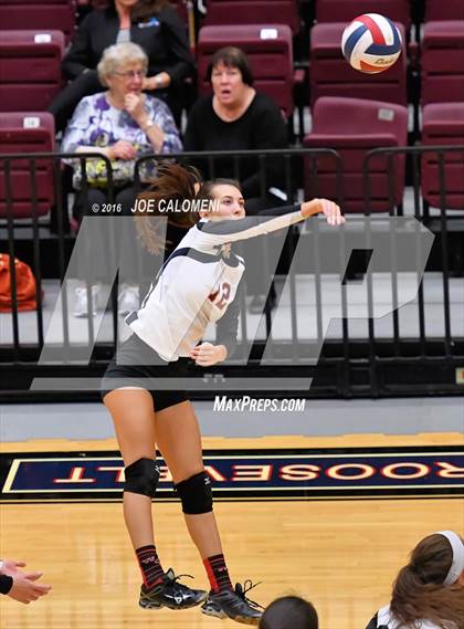 Thumbnail 3 in MacArthur [Douglas] vs Churchill (Blossom Athletic Center) photogallery.