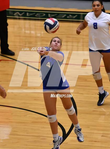 Thumbnail 3 in MacArthur [Douglas] vs Churchill (Blossom Athletic Center) photogallery.