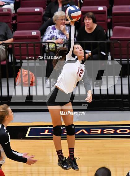 Thumbnail 2 in MacArthur [Douglas] vs Churchill (Blossom Athletic Center) photogallery.