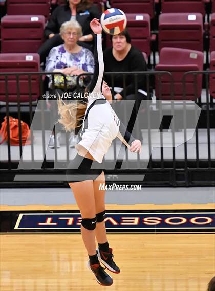 Thumbnail 1 in MacArthur [Douglas] vs Churchill (Blossom Athletic Center) photogallery.