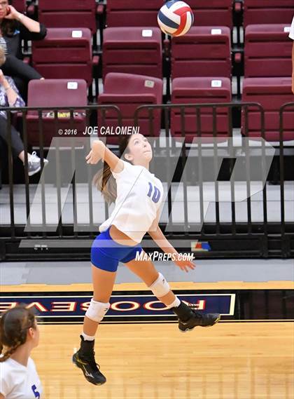 Thumbnail 1 in MacArthur [Douglas] vs Churchill (Blossom Athletic Center) photogallery.