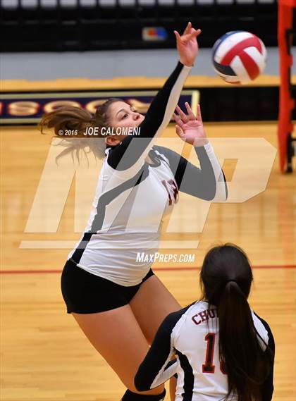 Thumbnail 1 in MacArthur [Douglas] vs Churchill (Blossom Athletic Center) photogallery.