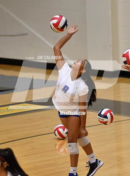 Thumbnail 3 in MacArthur [Douglas] vs Churchill (Blossom Athletic Center) photogallery.
