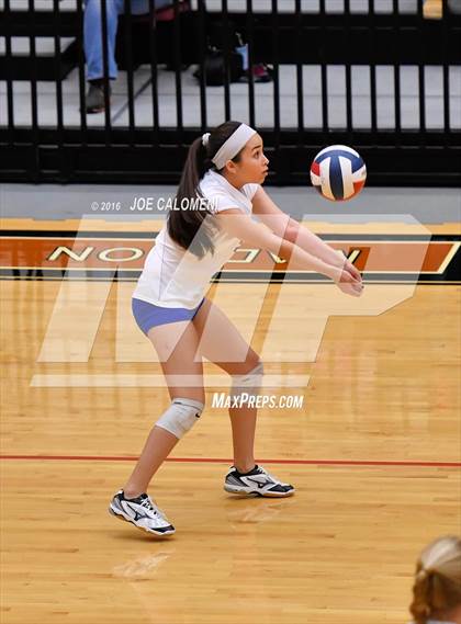 Thumbnail 2 in MacArthur [Douglas] vs Churchill (Blossom Athletic Center) photogallery.