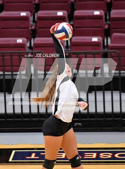 Thumbnail 2 in MacArthur [Douglas] vs Churchill (Blossom Athletic Center) photogallery.