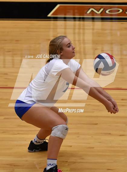 Thumbnail 1 in MacArthur [Douglas] vs Churchill (Blossom Athletic Center) photogallery.