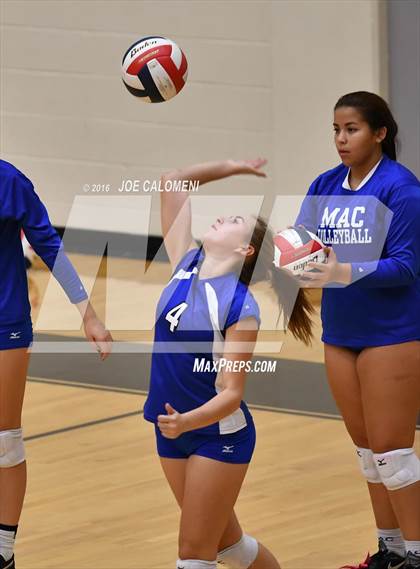 Thumbnail 2 in MacArthur [Douglas] vs Churchill (Blossom Athletic Center) photogallery.