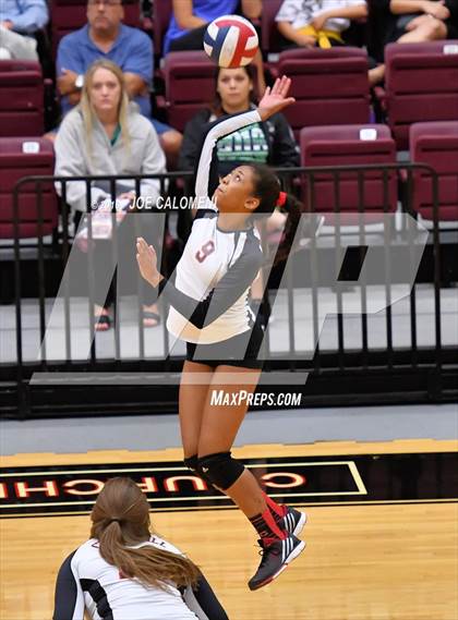 Thumbnail 2 in MacArthur [Douglas] vs Churchill (Blossom Athletic Center) photogallery.