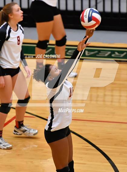 Thumbnail 1 in MacArthur [Douglas] vs Churchill (Blossom Athletic Center) photogallery.