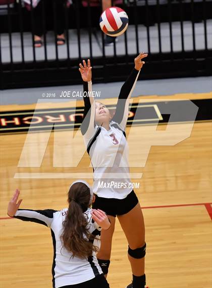 Thumbnail 1 in MacArthur [Douglas] vs Churchill (Blossom Athletic Center) photogallery.