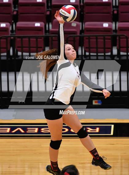 Thumbnail 1 in MacArthur [Douglas] vs Churchill (Blossom Athletic Center) photogallery.