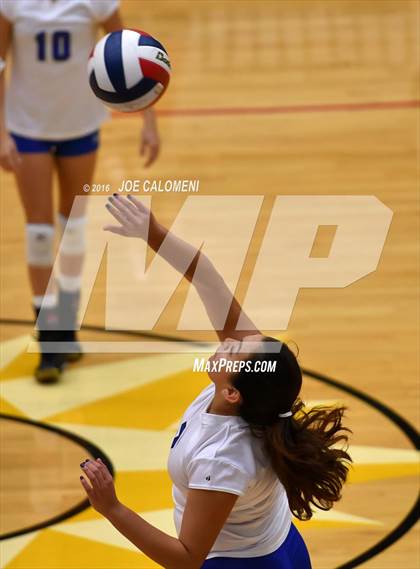 Thumbnail 2 in MacArthur [Douglas] vs Churchill (Blossom Athletic Center) photogallery.