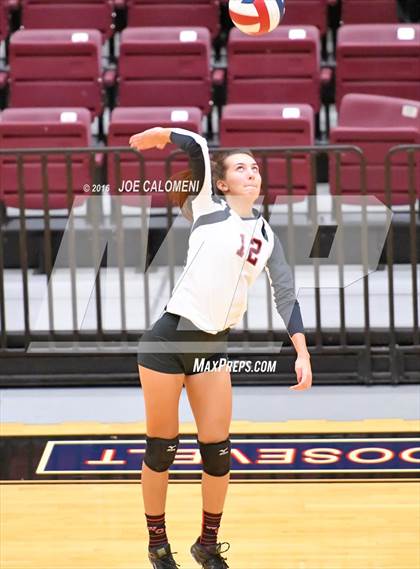 Thumbnail 2 in MacArthur [Douglas] vs Churchill (Blossom Athletic Center) photogallery.