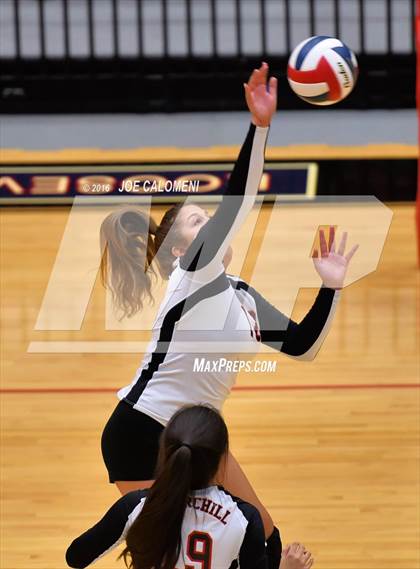 Thumbnail 1 in MacArthur [Douglas] vs Churchill (Blossom Athletic Center) photogallery.